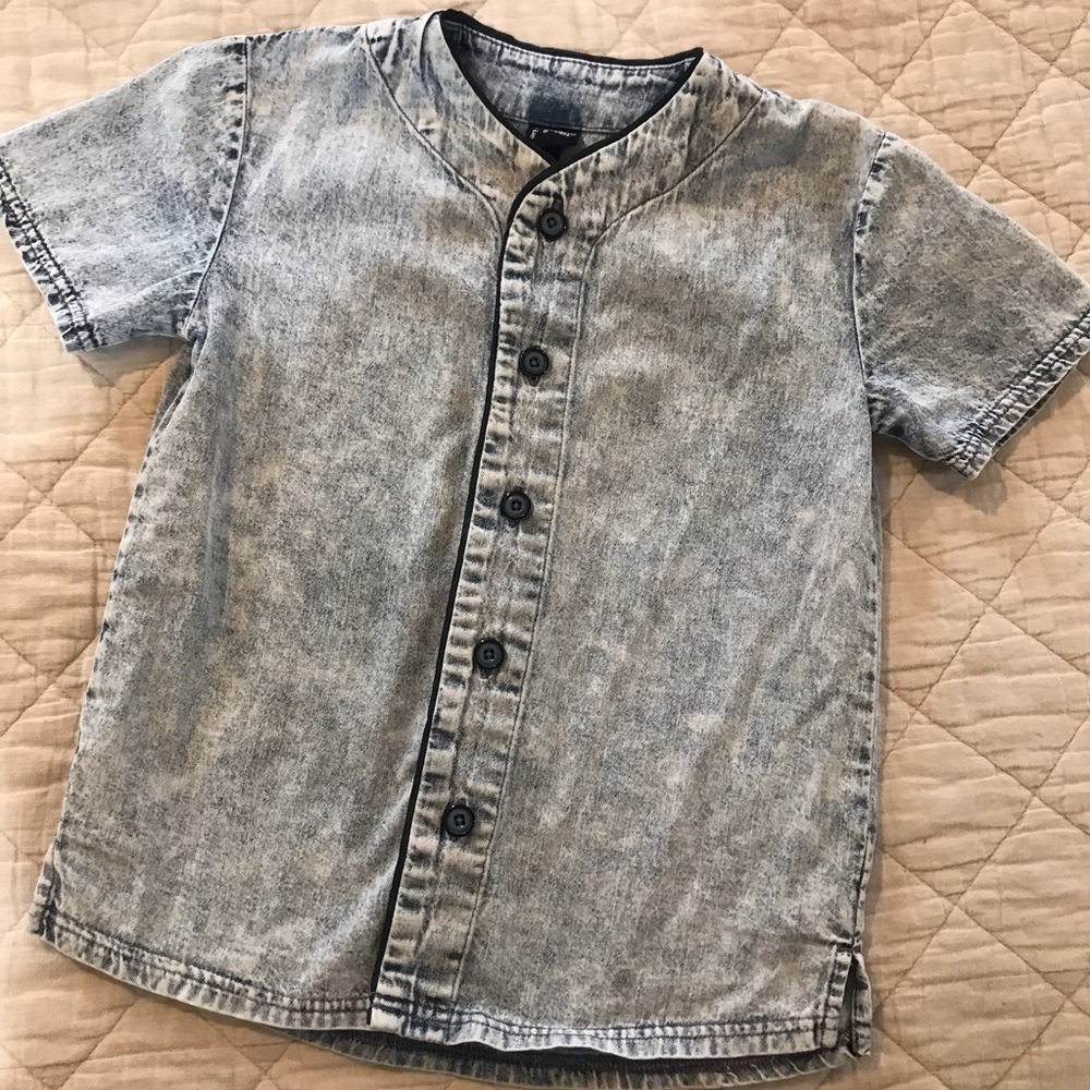 👕Distressed Denim Top